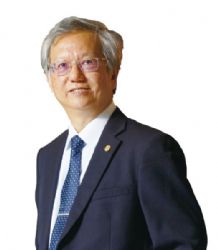 <span>2019 Awardees</span><div>Academician</br>Yuan-Pern Lee</div>